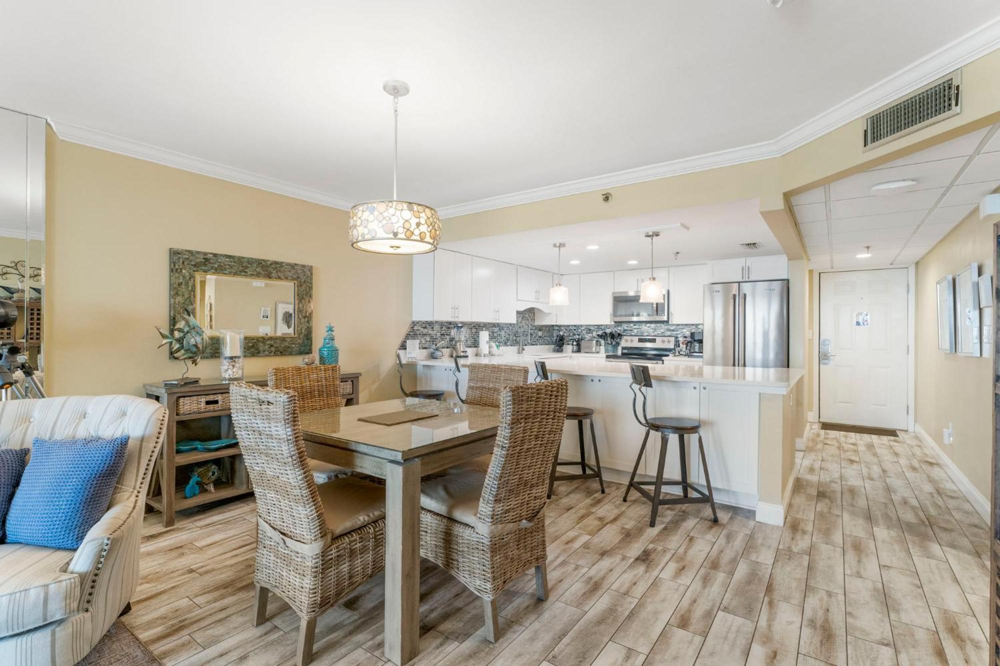 Stunning 2/2 Designer Condo W Coastal Appeal Right On The Gulf! Panama City Beach Exterior foto